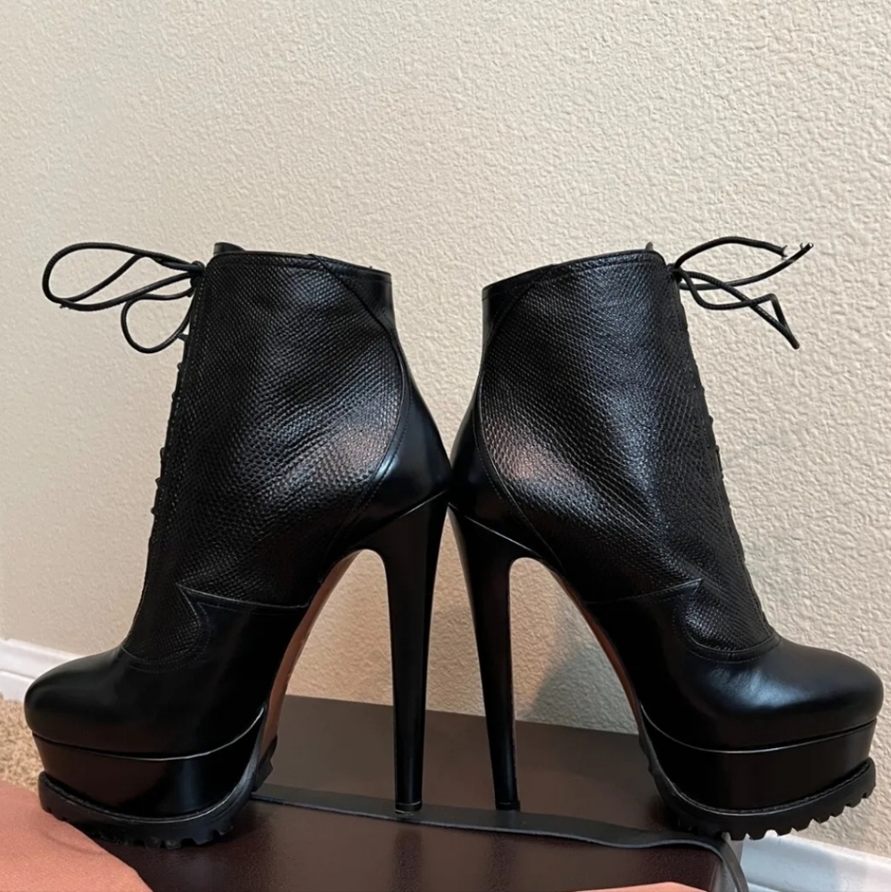 Alaia Platform Ankle Boots!!